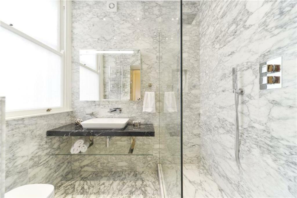 Beautiful 1 Bedroom Apartment Ovington Square London Bagian luar foto